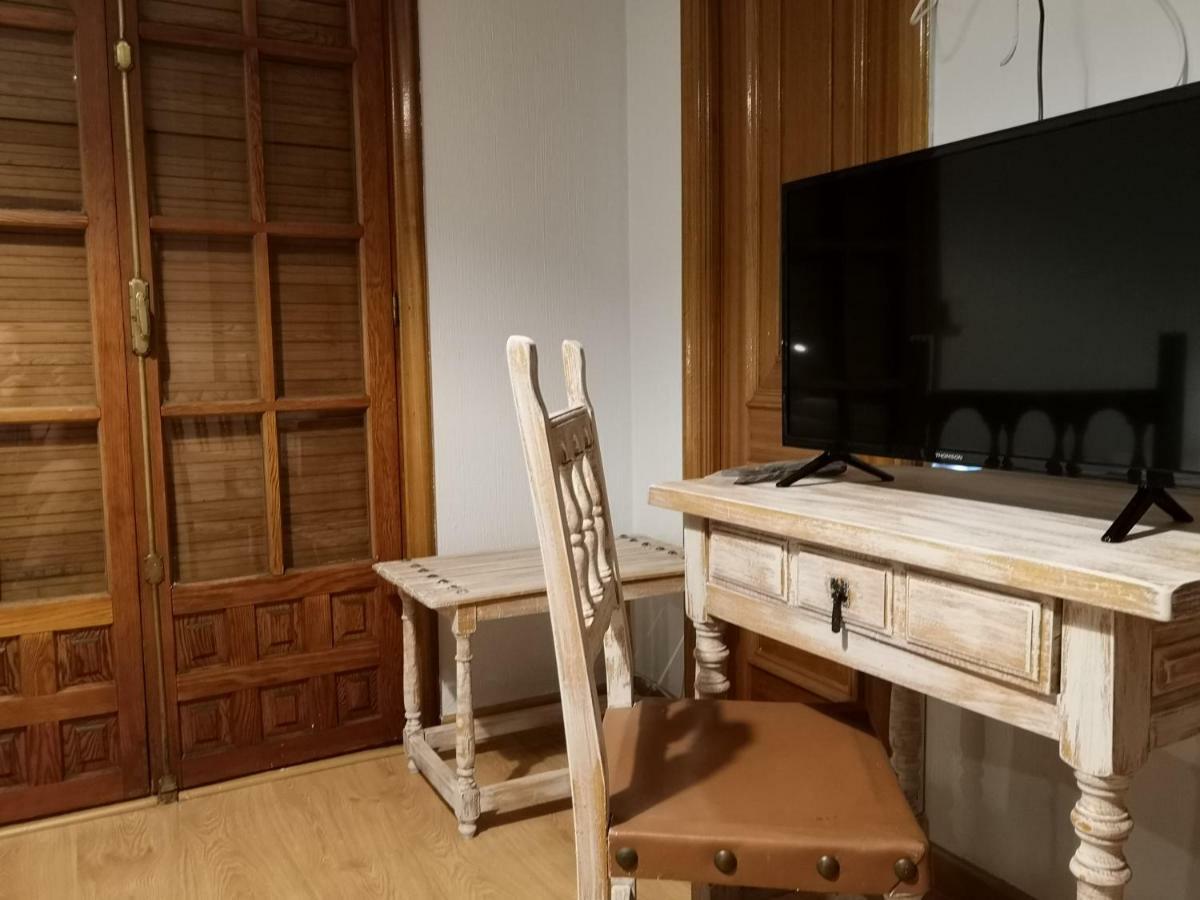 Hostal Becerril Becerril de la Sierra Luaran gambar